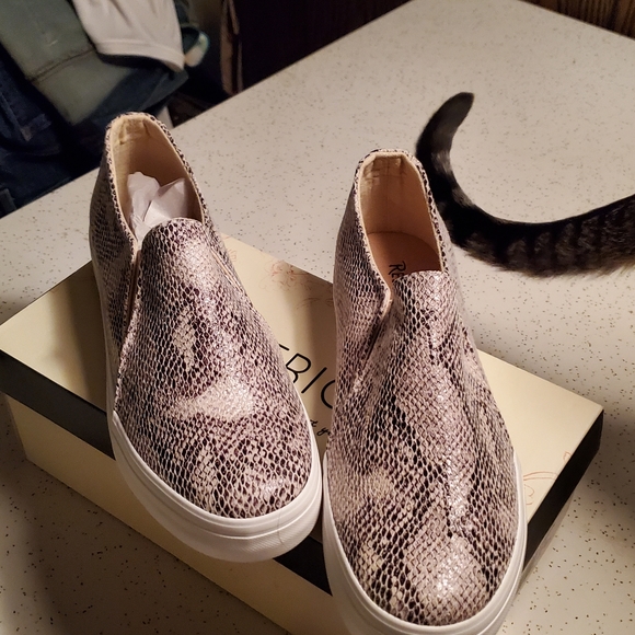 Restricted loafers - Picture 2 of 3